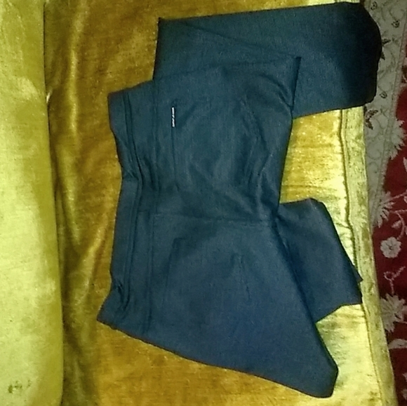 DKNY Tapered Stretch Pants - Picture 5 of 8